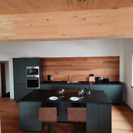 Alpha Apartment *